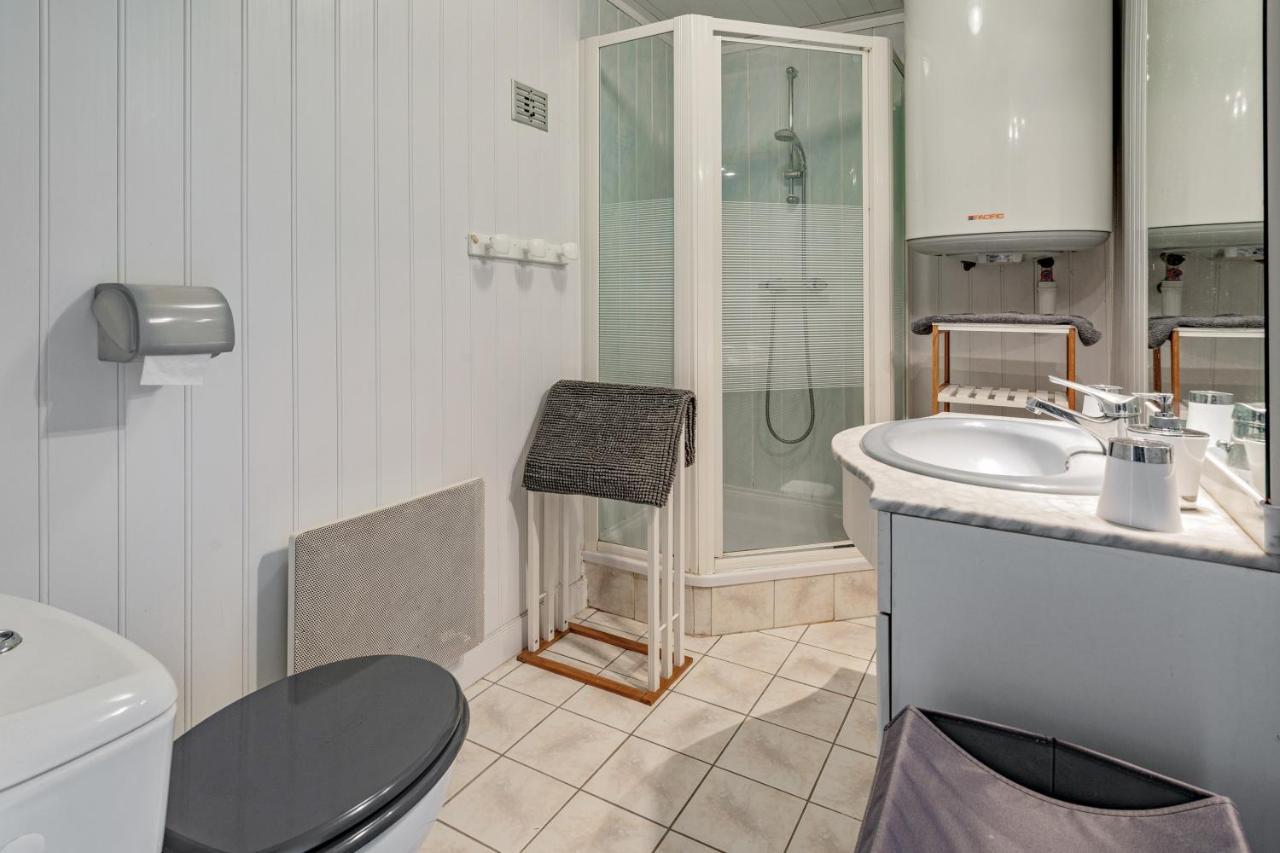 Maison de 2 chambres a Guimaec a 500 m de la plage avec vue sur la mer jardin amenage et wifi Extérieur photo